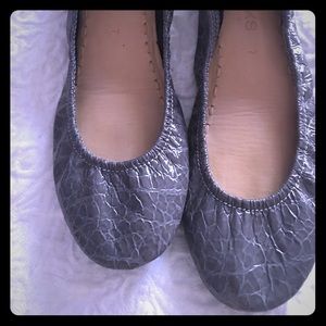 Tieks grey croc size 7, patent